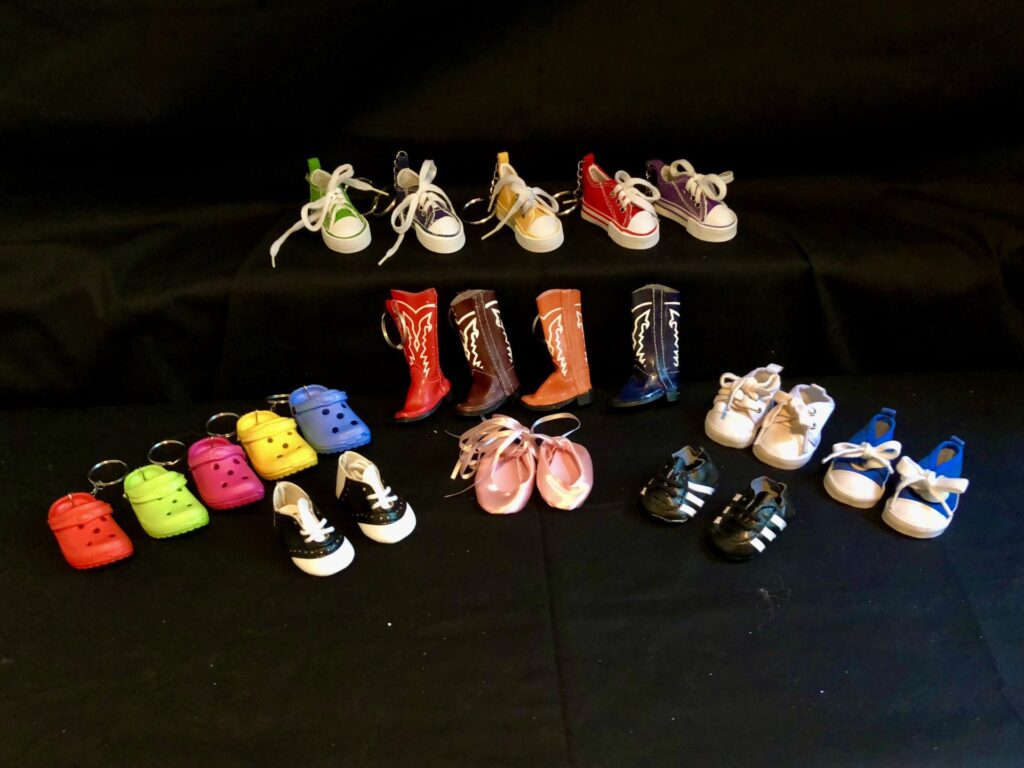 CLOGS 3” ASSORTED COLORS - Homecoming Supplies